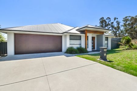 109 William Maker Drive, Orange. - Photo 2