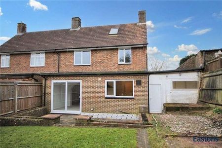 Downland Way, Epsom, Surrey, KT18 - Photo 3