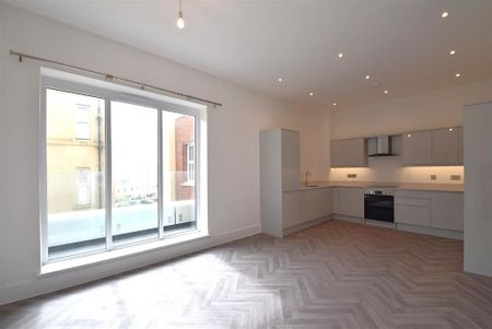 2 bedroom apartment to rent - Photo 4