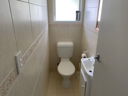 Spacious warm 3 Bedroom - Photo 5