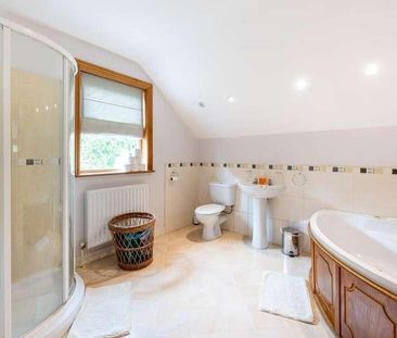 Birchwood Cottages, Southwater, RH13 - Photo 4
