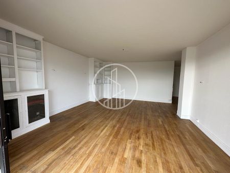 AU PIED DE LA GARE DU VAL D'OR - Photo 2