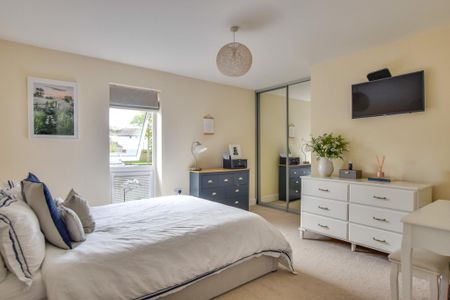 2 bedroom maisonette to rent - Photo 5