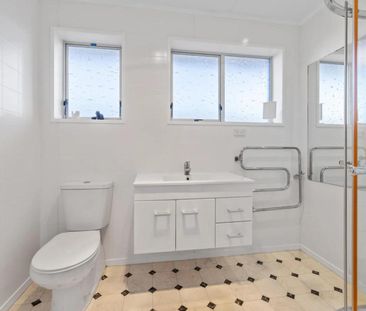 Warm & Cosy Living in Welbourn - Great Location! - Photo 2