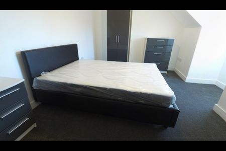 2 Bed Maisonette, Austhorpe Road, LS15 - Photo 4