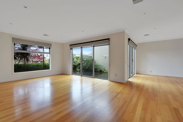 4 Vine Court, Bentleigh East. - Photo 1