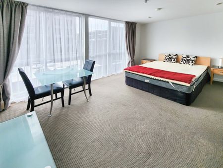 Inner City Studio Furnished Apartment. - Photo 5