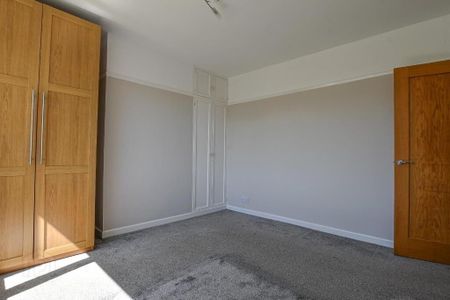 9 Crawfordsburn Road, Bangor, BT20 3QT - Photo 2