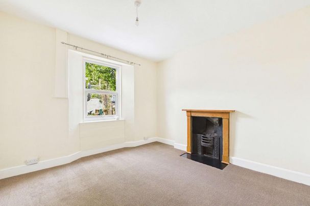 4 bedroom terraced house to rent - Photo 1