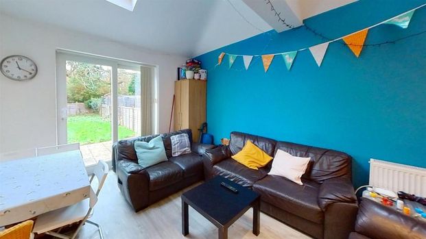 6 bedroom house to rent - Photo 1