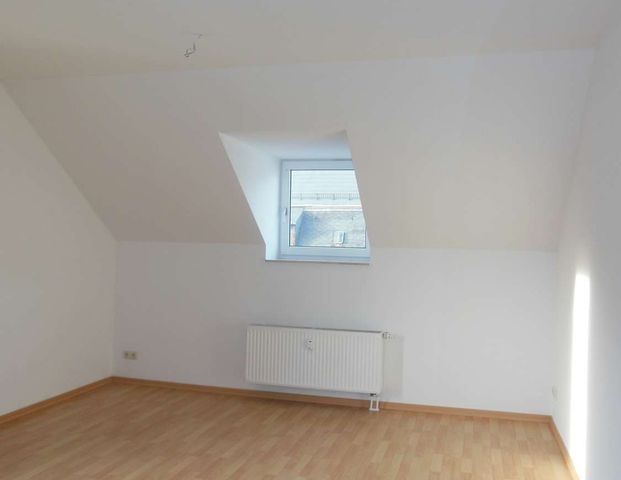 Modernes Laminat - EBK mgl.* - Balkon - WG-gerecht- im 2.OG - Photo 1