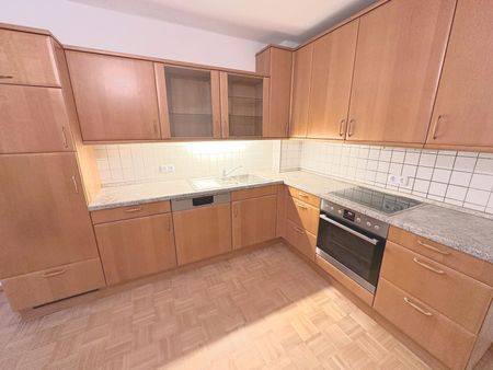 Saarburg: Helle & frisch renovierte 2,5-Zimmer-Wohnung mit Balkon – 79 m² Wohnkomfort. - Photo 3