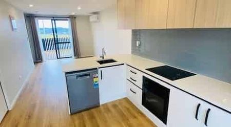 SILVERDALE, 2 BEDROOMS - Photo 2