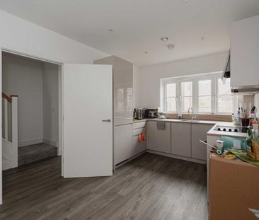 3 bedroom semi-detached house to rent - Photo 4