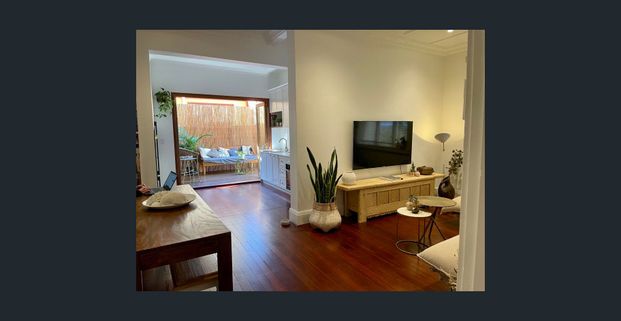 Newly renovated beachside apartment (fully furnished) - Photo 1