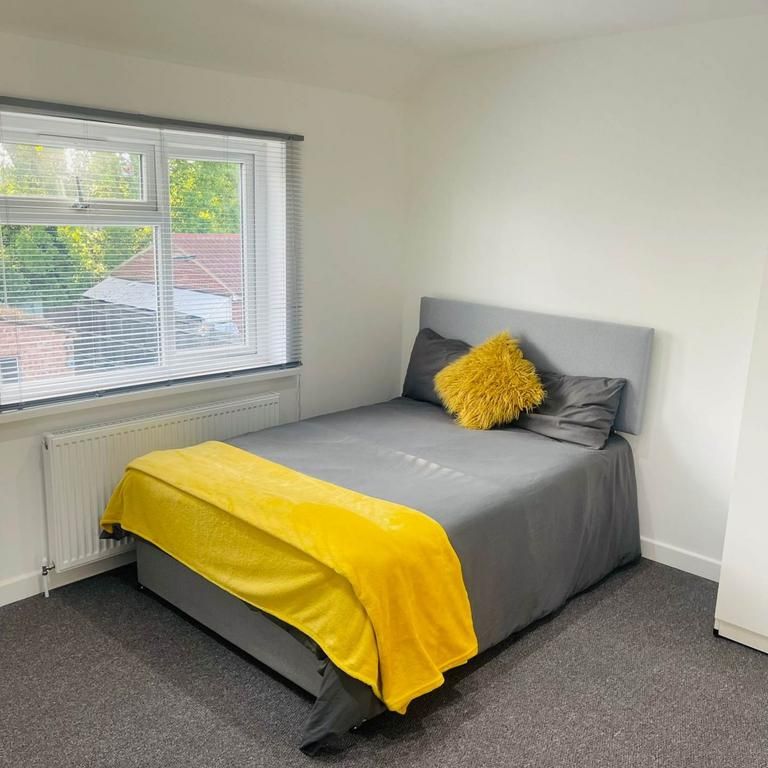 1 bedroom in a house share to rent - Photo 1