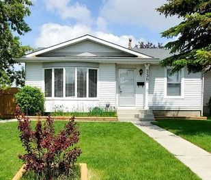 Main floor on huge bungalow in quiet cul- de-sac | Calgary - Photo 1