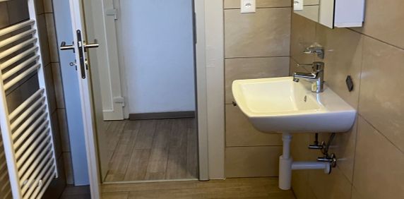 Elegant 3.5 room apartment for rent in the heart of Delémont - Foto 2