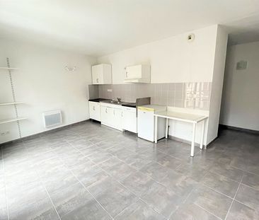 Location Appartement 1 pièce 38m² - Photo 2