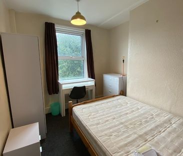 4 Bed Terraced House, Franklin Street, BN2 - Photo 2