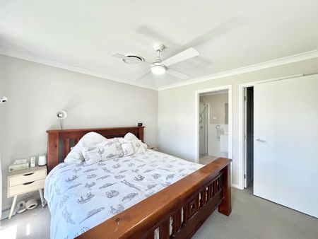 Stunning Family Home! - Photo 5