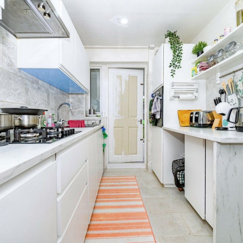 Cleves Road, HEMEL HEMPSTEAD - Photo 1