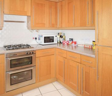 3 bedroom terraced house to rent - Photo 6