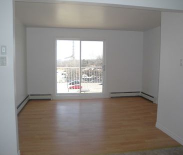 BEAU 4 1/2 | CHAUFFAGE & EAU CHAUDE - Photo 3