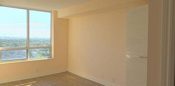 Yonge And Sheppard Spacious 2Bdrm Open Layout Walk In Closet - Photo 2