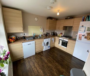 2 bedroom terraced house to rent - Photo 4