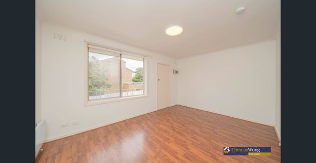 Comfortable 1 bedroom apartment - freshly painted. - Photo 1