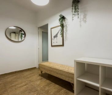 Room in a shared 4-bedroom apartment for rent in El Poble Sec, perf... - Foto 2