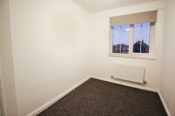 2 bedroom end of terrace house to rent - Photo 1