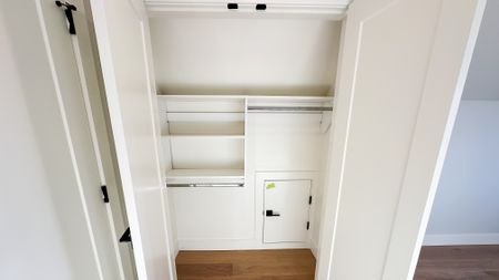 Executive Living: 4 Bedroom + Office Home W/ High End Finishes. Double Garage. - Photo 5