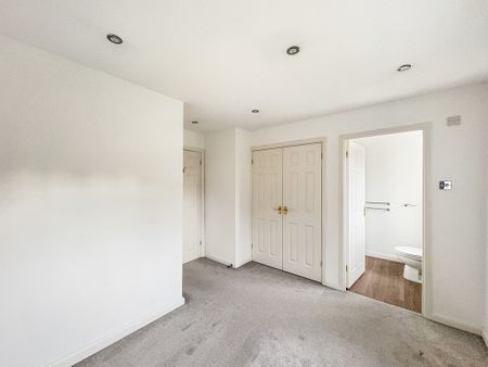 A mid terraced, three bedroom house, with garage and off road parking approximately four miles from Cambridge City Centre, Addenbrookes and the Train Station. - Photo 2