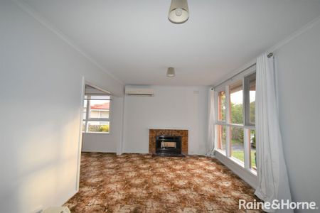 Great 3 Bedroom Home in Springvale! - Photo 2