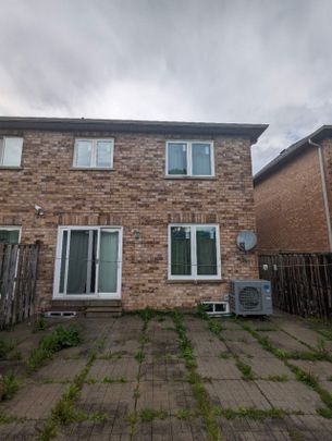 For Lease - 727 Caboto Trail, Markham, Ontario - Photo 1