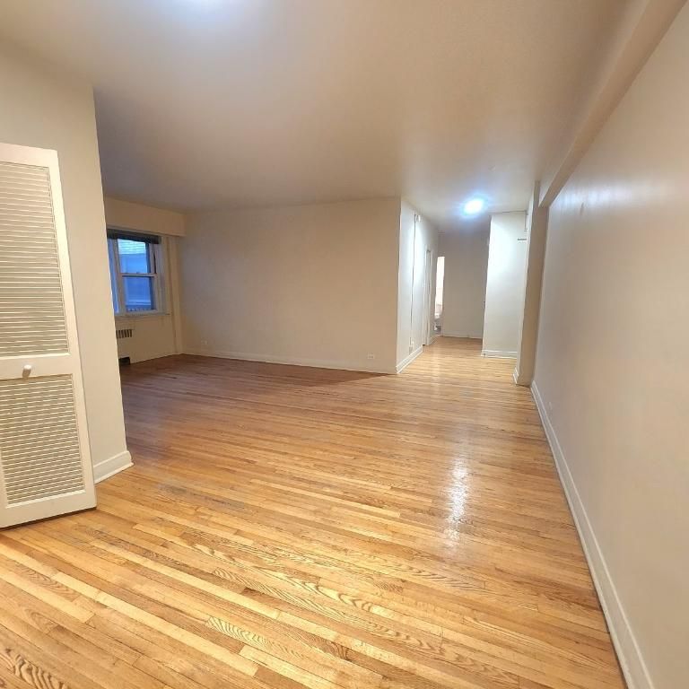 ** Because You Deserve 2bed 2bath, Concrete Building, CDN, UDM ** - Photo 1