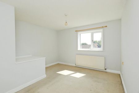 2 bedroom semi-detached house to rent - Photo 3