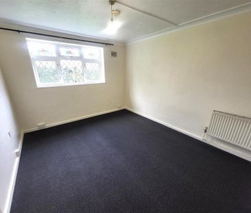 2 bedroom ground floor flat to rent - Photo 2