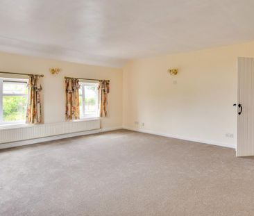 4 bedroom detached house to rent - Photo 1
