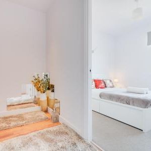 Summer Lane, Birmingham, B19 - Photo 1