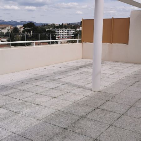 Location Appartement 3 pièces 68m² MARSEILLE 13ème - Photo 5