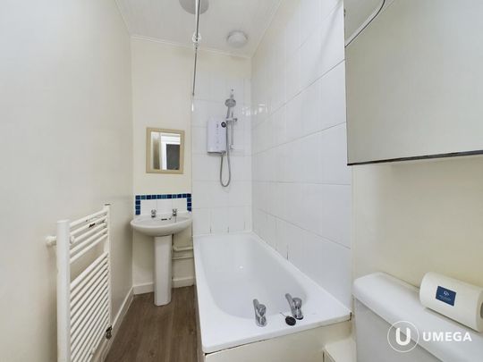 3 bedroom apartment to rent - Photo 1