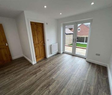 Larchfield Place, Monk Bretton, Barnsley, S71 - Photo 1