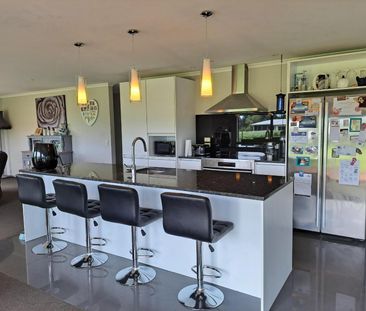Spacious Rural Retreat - Perfect for Family Living - Photo 6