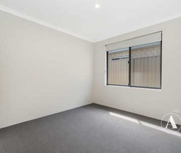 MOVE-IN READY PERFECTION: PURE STYLE & SPACE ON VELVET VISTA - Photo 4