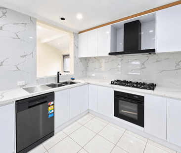 Comfortable Three-Bedroom Home with Ducted Heating & Utilities Incl... - Photo 6