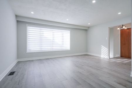 For Lease - 765 Morrish Road Unit# Bsmt, Toronto, Ontario - Photo 2