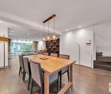 Yeomans Row, London, SW3 - Photo 2